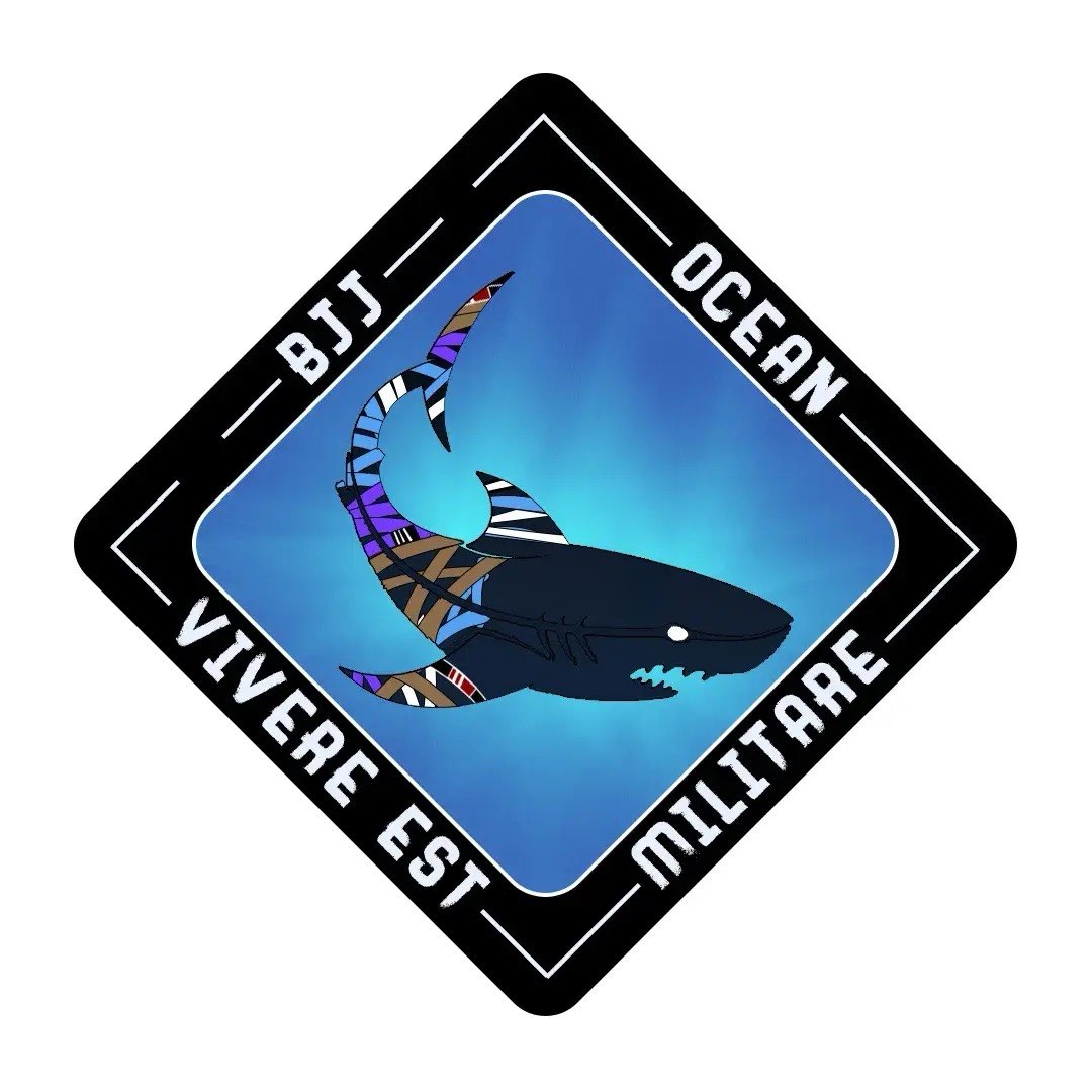 Логотип клуба слева