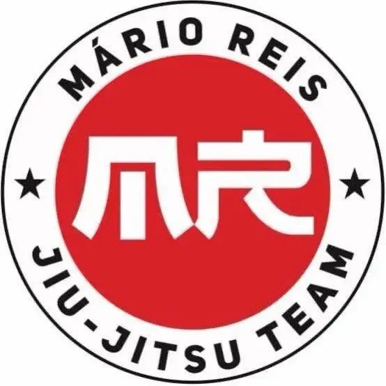 Логотип клуба справа